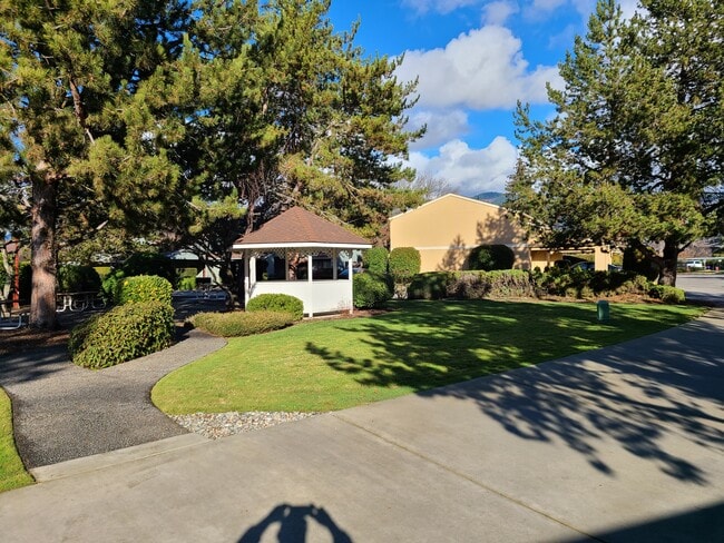 Building Photo - 1100 Excalibur Dr