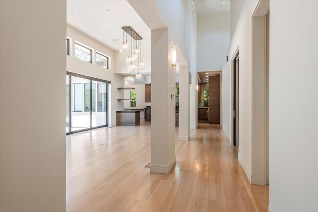 Building Photo - Wow! What a Great Home!