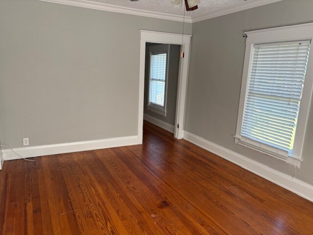 Building Photo - 305 E Lytle St