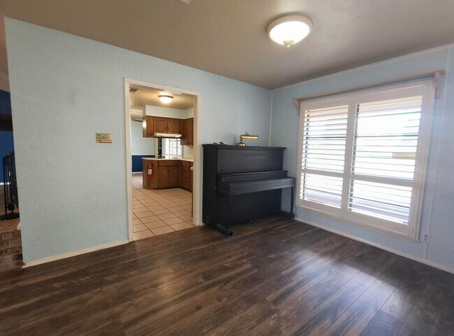 Building Photo - Comfortable 3 bedroom, 2 bath home in the WALL SCHOOL DISTRICT! AVAILABLE NOW!