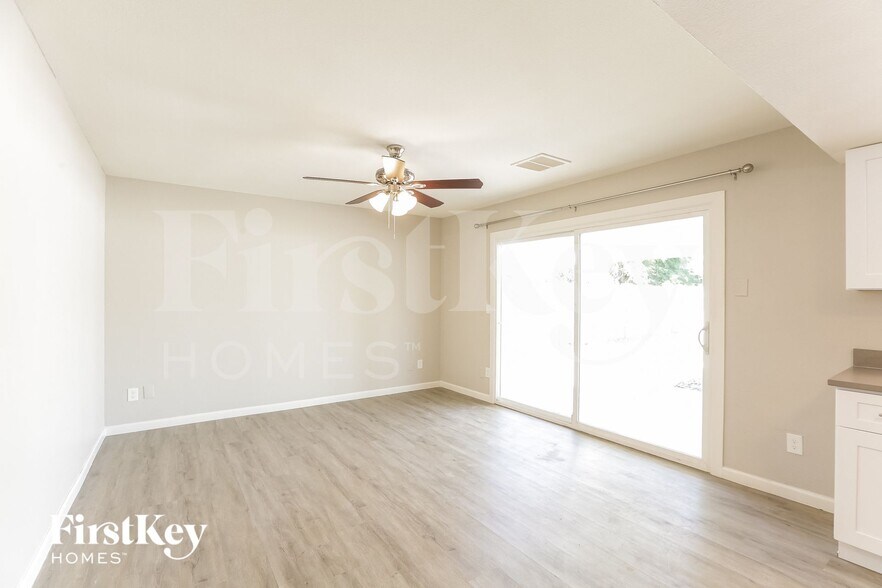 Building Photo - 4564 W Onyx Ave