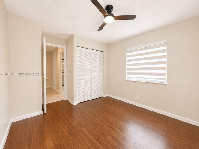 Building Photo - 854 San Remo Dr