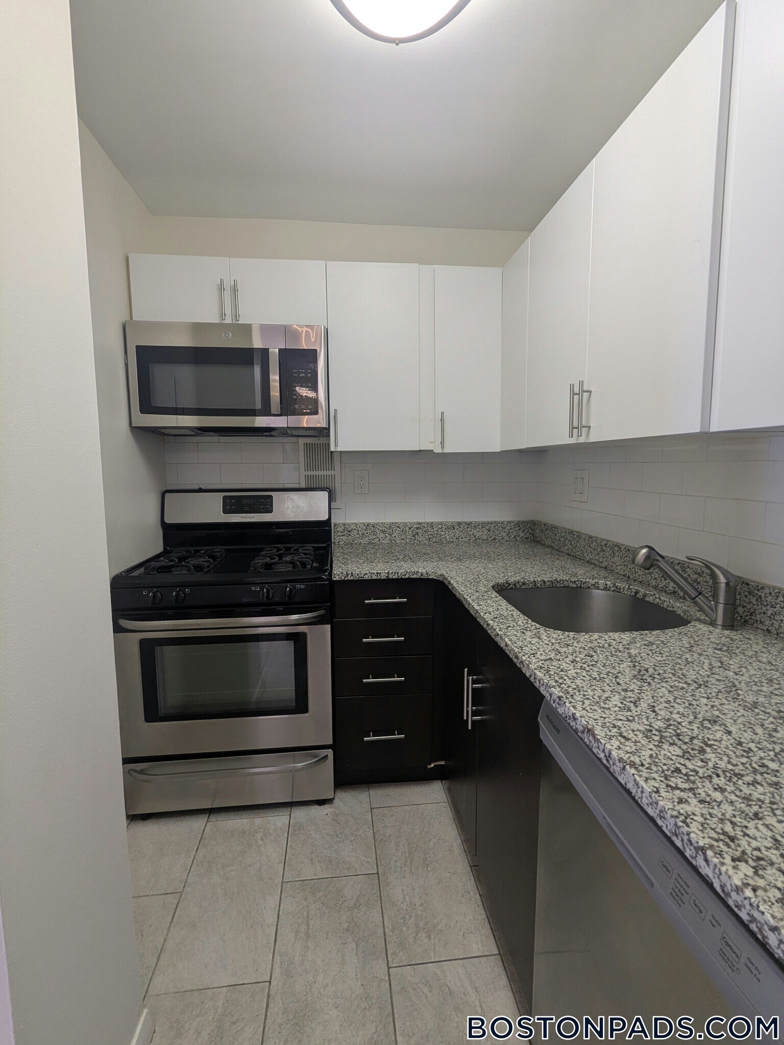 Building Photo - 175 Freeman St