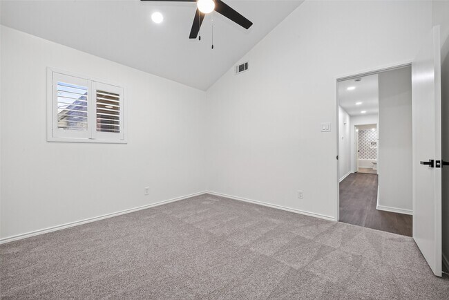 Building Photo - 5830 Yarwell Dr