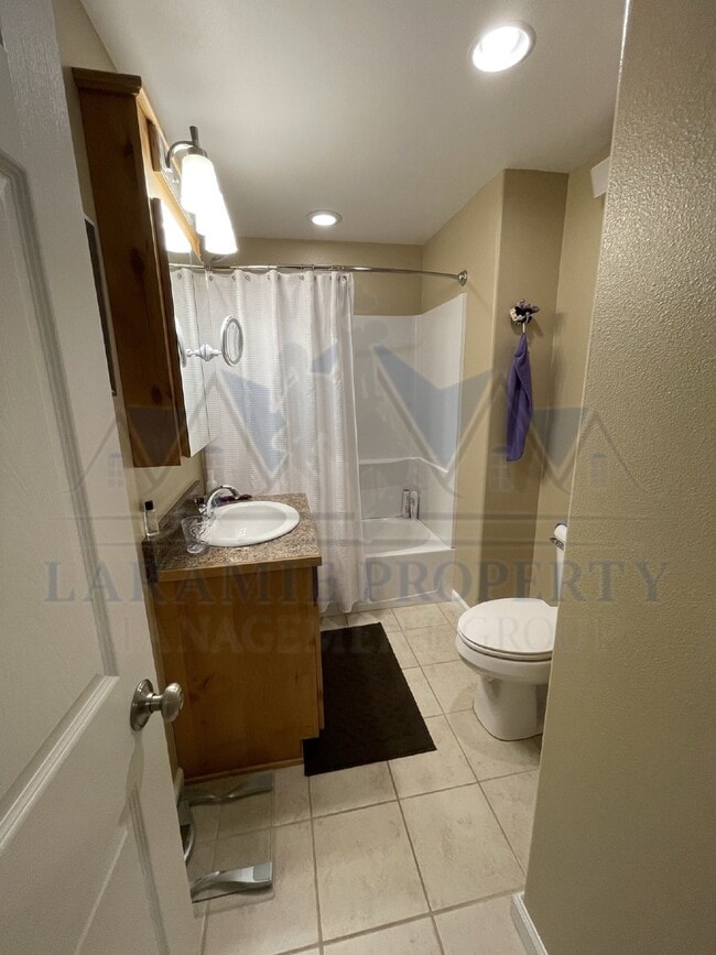 Building Photo - Basement 1 Bedroom Apartment