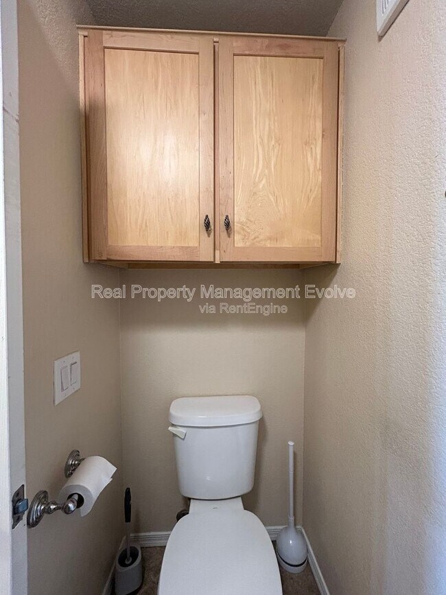 Building Photo - 425 W Rio Salado Pkwy