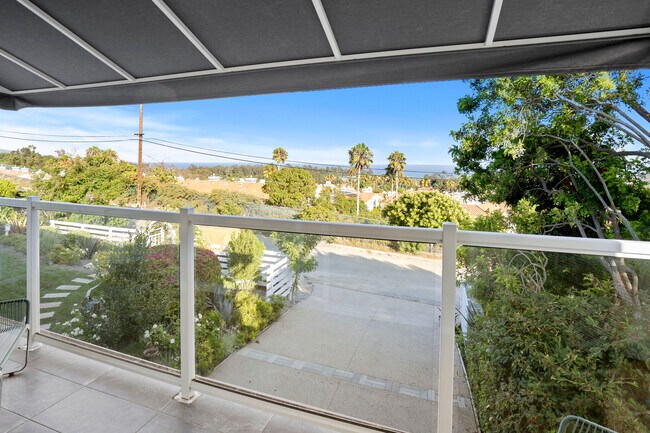 Building Photo - 6363 ZUMIREZ Dr