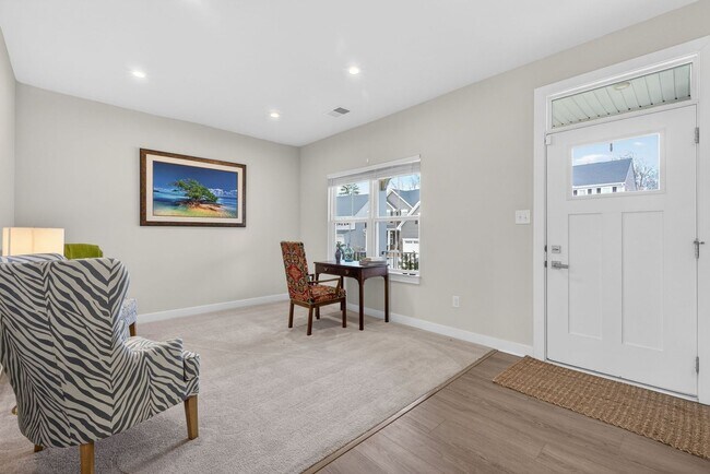 Building Photo - 9733 Goldenrod Ct