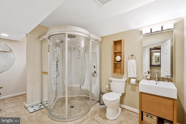 Building Photo - 12405 Willow Falls Dr