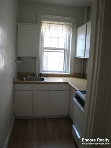 Building Photo - 317 Allston St