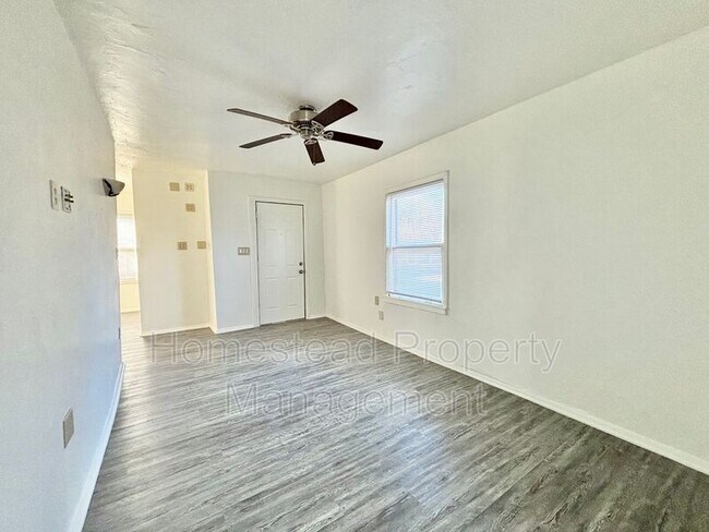 Building Photo - 1006 SE 51st St