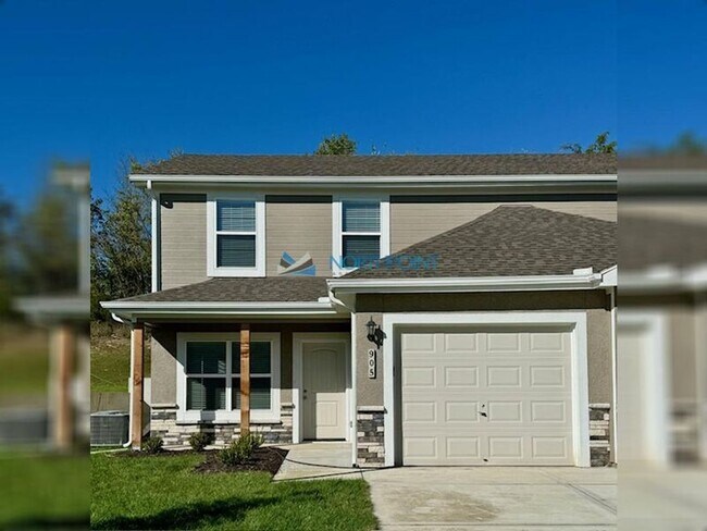 Primary Photo - 905 Pampas St