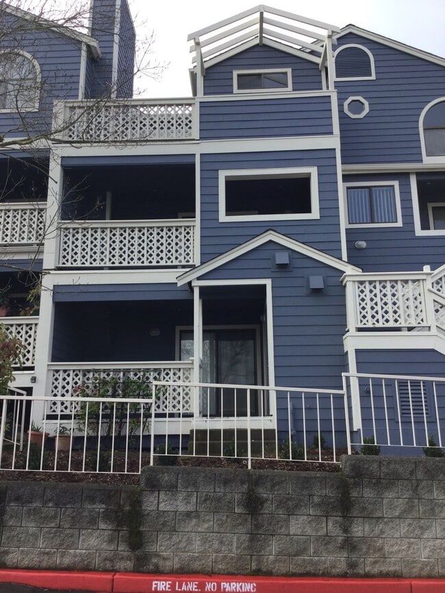 Building Photo - This Is What You’ve Been Searching For. 2 bedroom condo