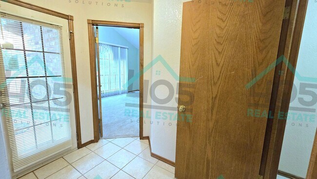 Building Photo - 3 Bed CA Schools