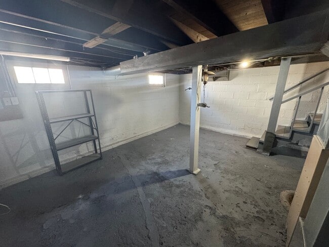 Building Photo - Waterloo 2 Bedroom House