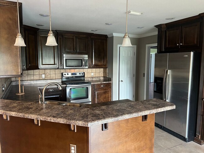 Building Photo - 401 Homestead Way