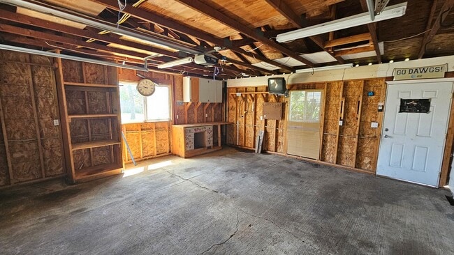 Building Photo - 2400 Carpenter St
