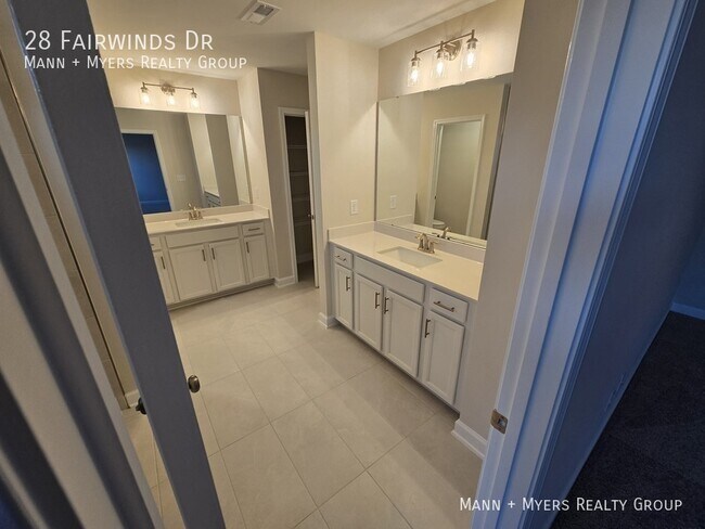 Building Photo - 28 Fairwinds Dr