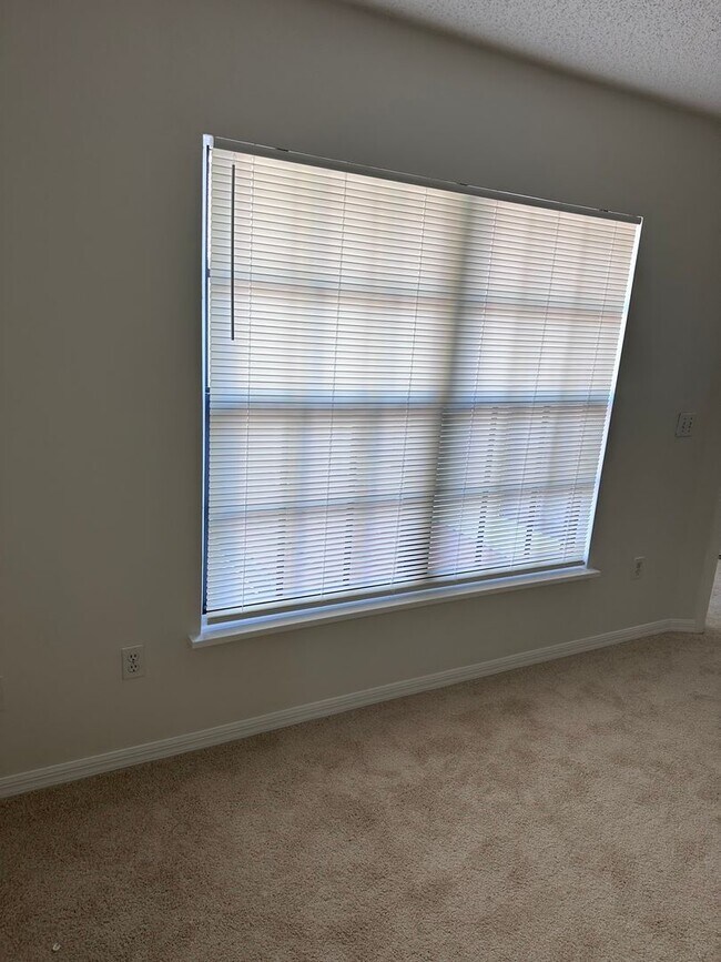 Building Photo - SANDPOINTE TOWNHOMES