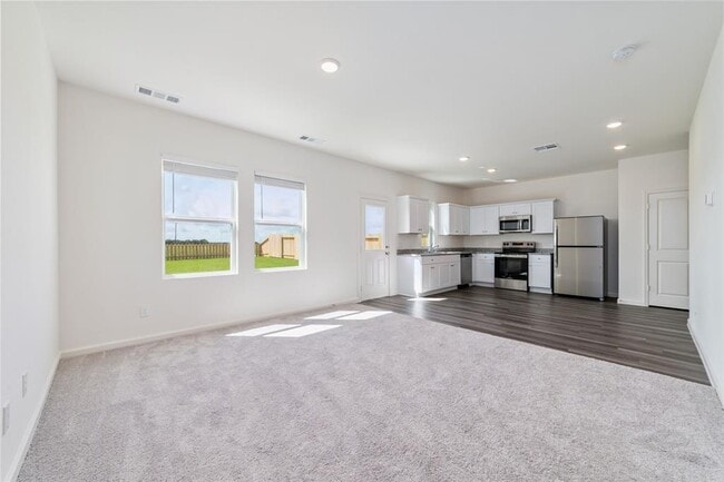 Building Photo - 8634 Vacek Xing Wy