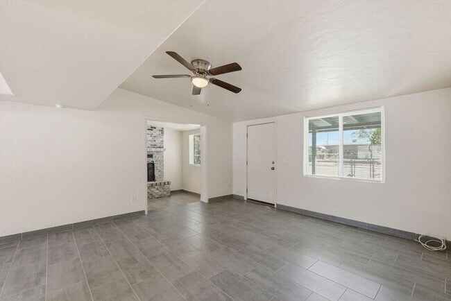 Building Photo - 4608 Fremont Ave
