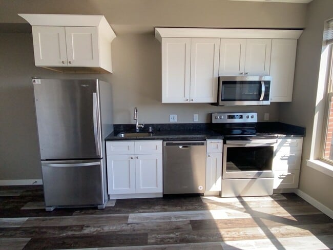 Building Photo - Great Location 1 Bedroom 1 Bath Near WWU!