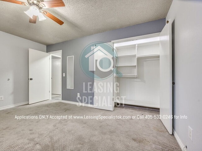 Building Photo - Warr Acres 3 Bed 2 Bath Home with a Pool!!