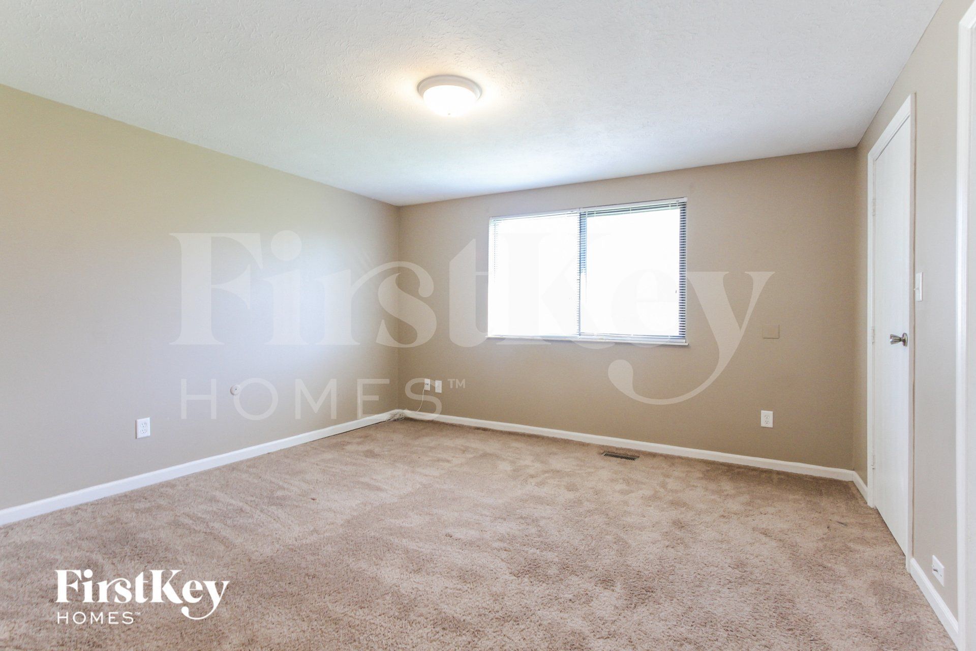 Building Photo - 3735 Valley Lake Dr