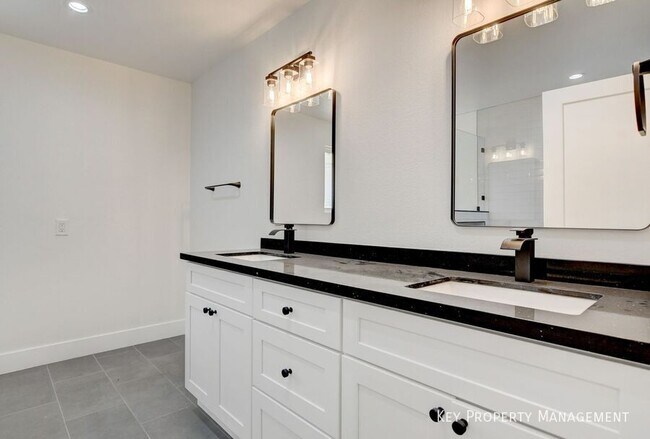 Building Photo - 3962 Euclid St