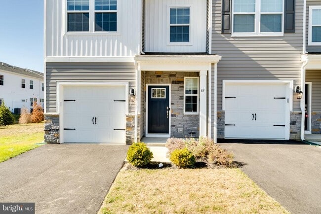 Building Photo - 69 Nelsons Wy