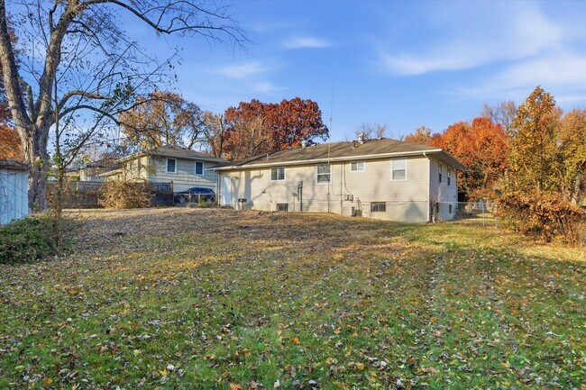 Building Photo - 4916 Crescent Ave