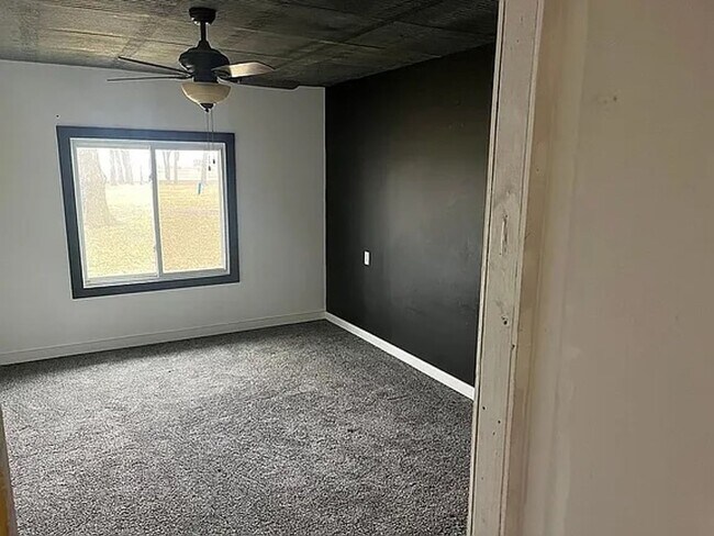 Building Photo - 3006 250 Ave