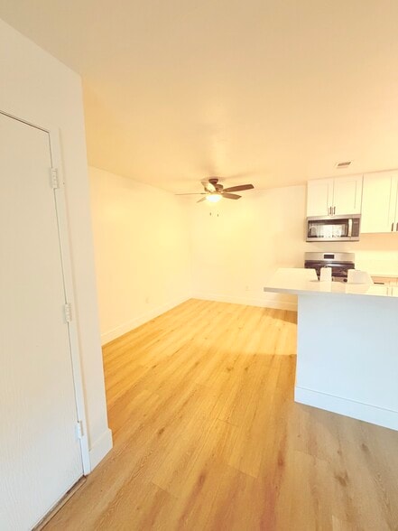 Dining Area - 26200 Redlands Blvd