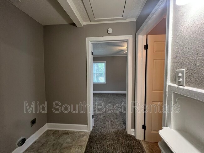 Building Photo - 1231 Meda St