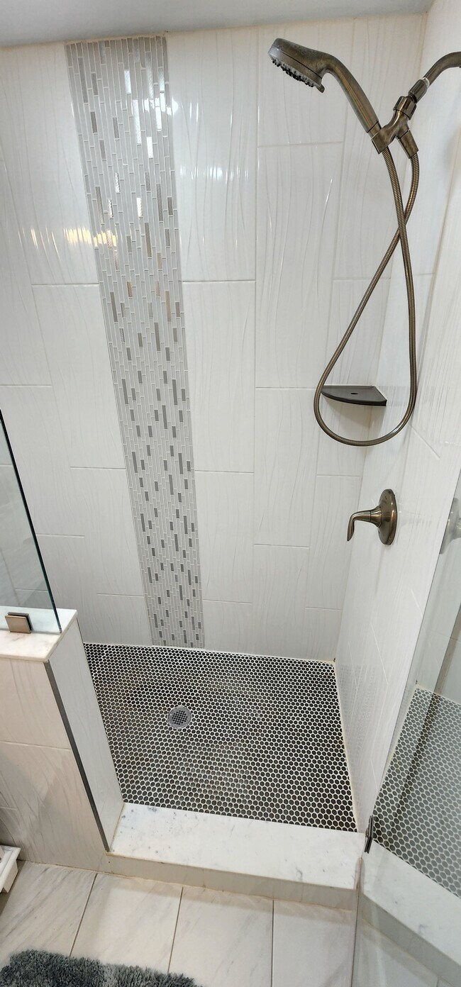 Building Photo - 601 Heritage Ln