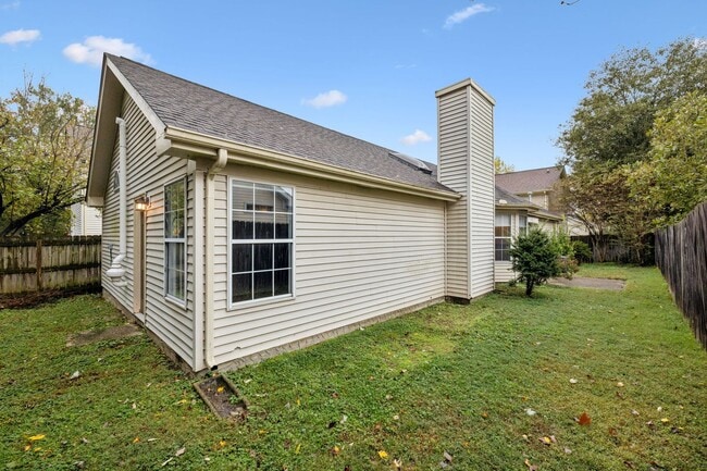 Building Photo - Welcome to this beautifully remodeled sing...