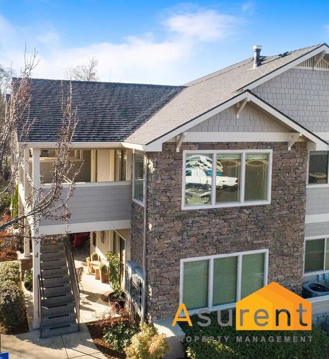 Building Photo - MOVE-IN SPECIAL: Half Off First Month's Rent w/ 18 Month Lease