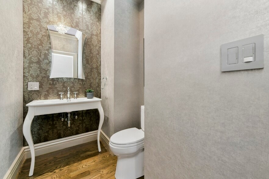 Building Photo - 13 Greenough Ave