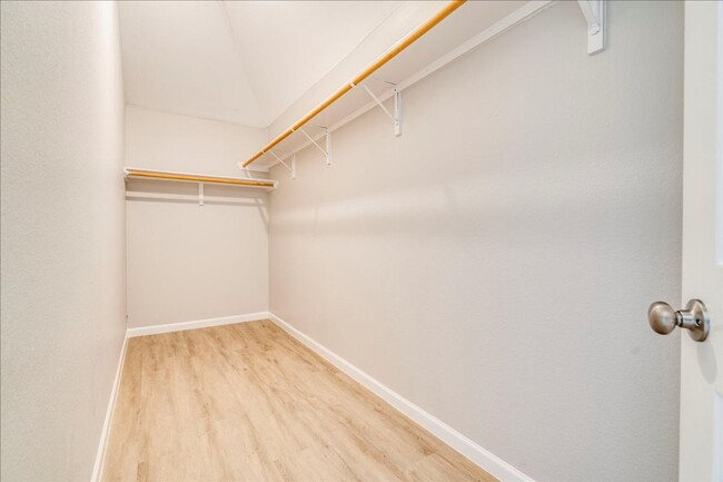 Building Photo - 126 Hyltin St