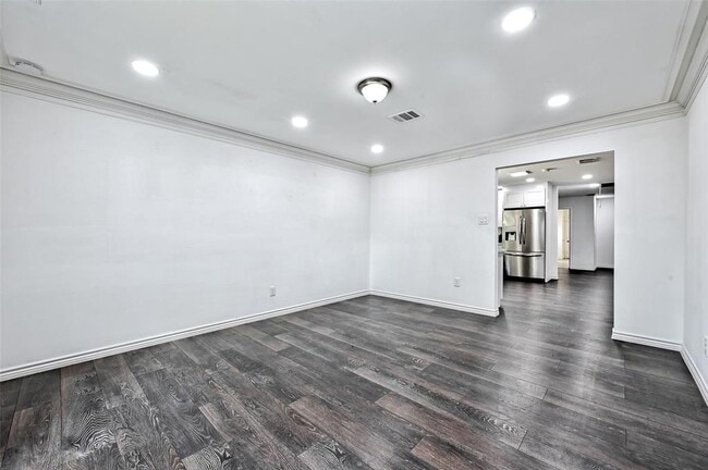 Building Photo - 5319 S Braeswood Blvd