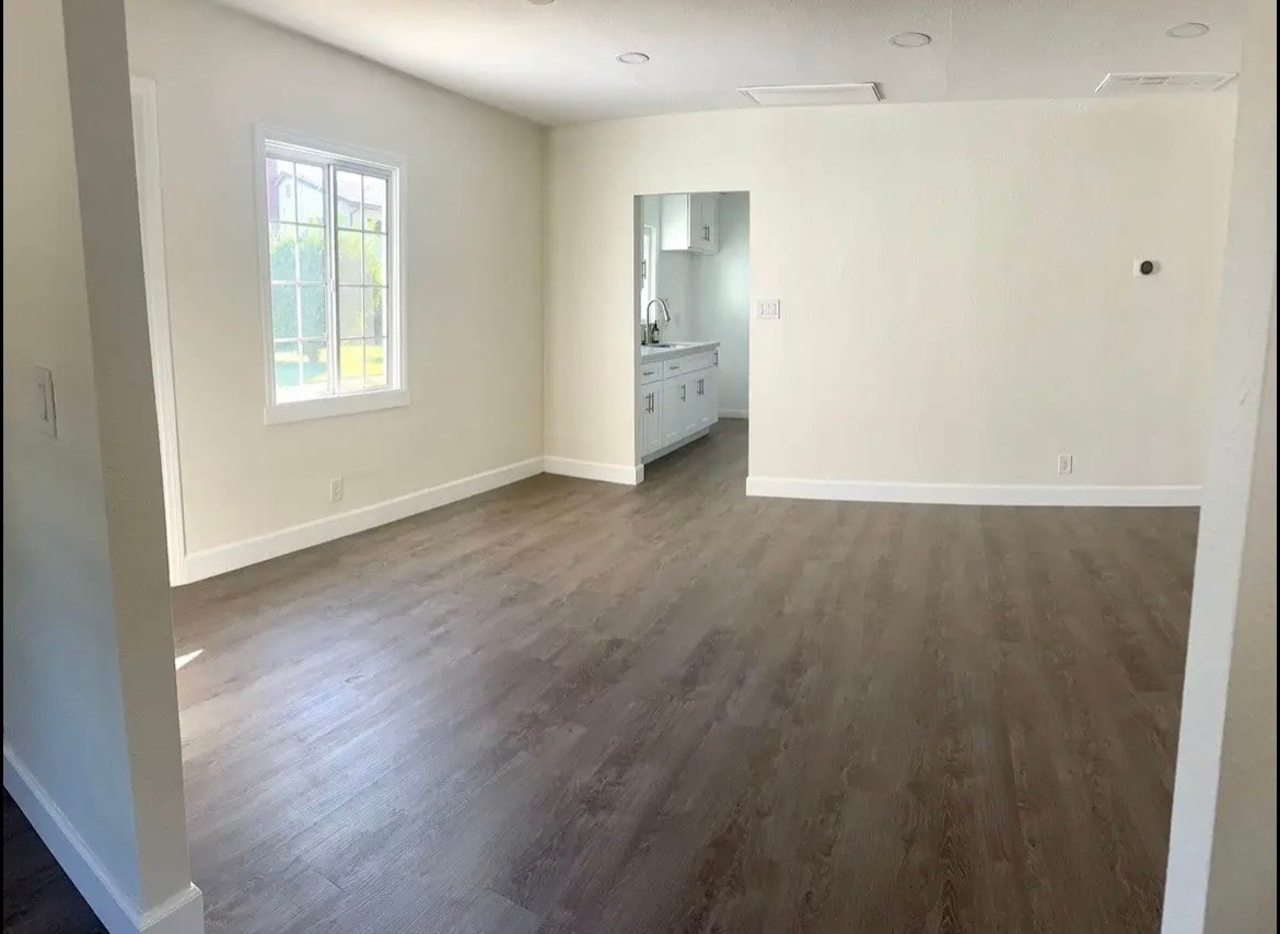 Building Photo - 7015 De Celis Pl