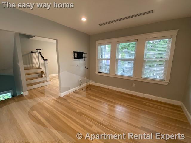Building Photo - 41-43 Garrison Ave Unit #2