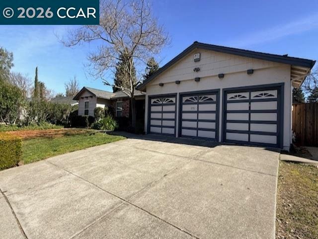 Building Photo - 2321 Talavera Dr