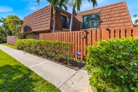 Building Photo - 1420 Augusta Cir