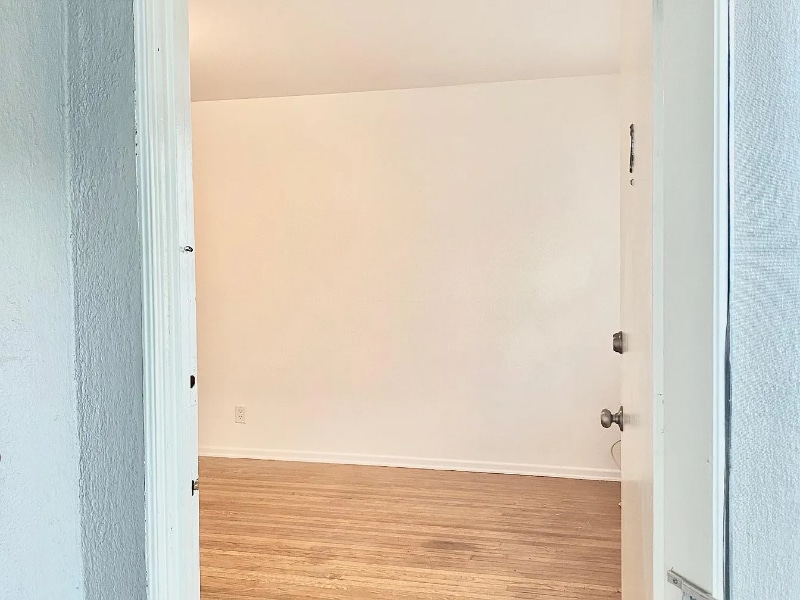 Building Photo - 1124 Glenville Dr