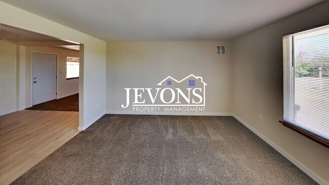Building Photo - Water and sewer included! Comfortable 3-be...