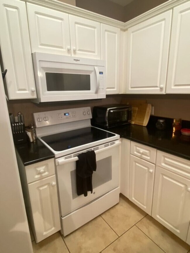 Building Photo - Jackson Square - 2 Bedroom, 2 Bathroom Condo **$400 Leasing Bonus**