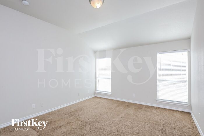 Building Photo - 1101 New Meadow Dr