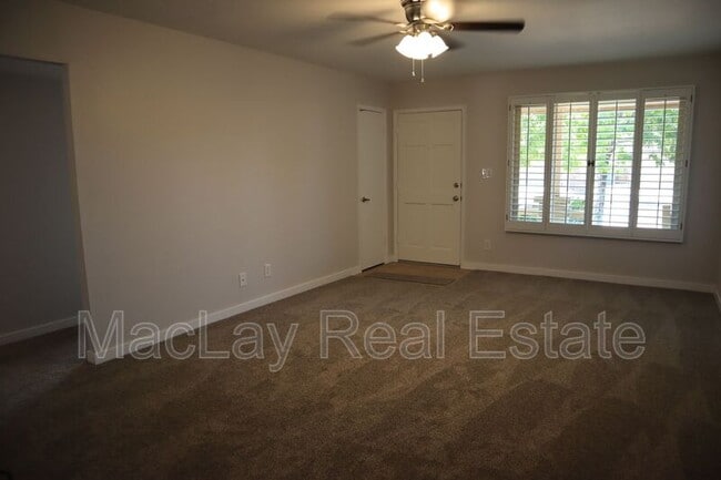 Building Photo - 5415 S Hazelton Ln