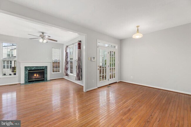 Building Photo - 13700 Barksdale Dr